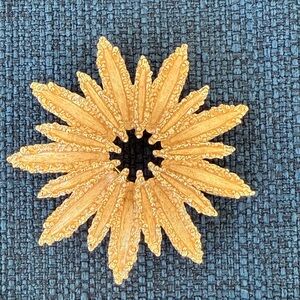 Vintage Avon Gold Sunflower Brooch Radiant Floral Design